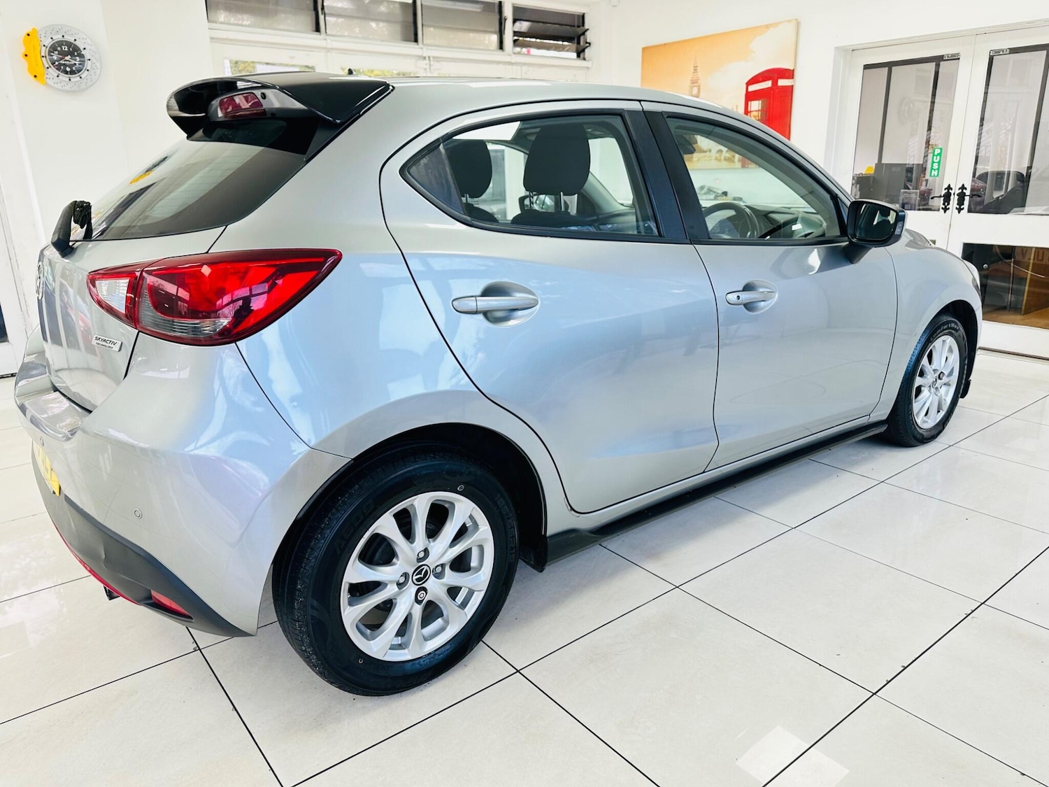 Used Mazda Mazda2 2015 for sale - 76472443: Photo 23