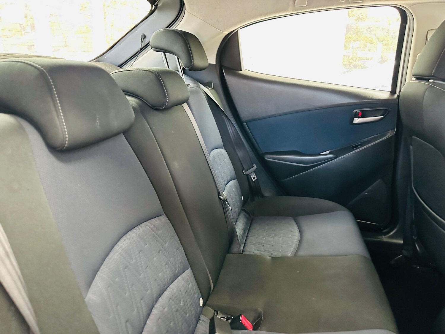 Used Mazda Mazda2 2015 for sale - 76472443: Photo 26