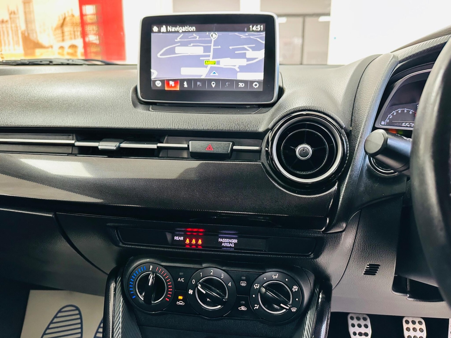 Used Mazda Mazda2 2015 for sale - 76472443: Photo 8