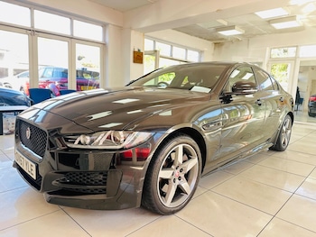 Used Jaguar XE 2017 for sale - 78374824: Photo