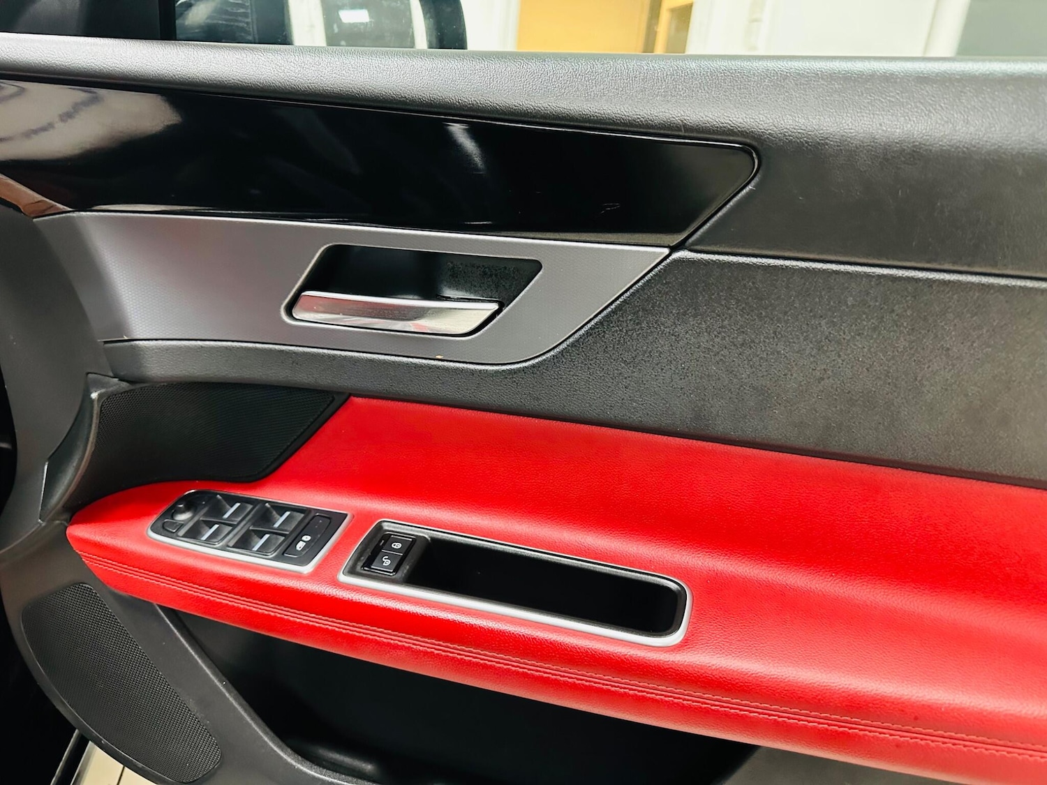 Used Jaguar XF 2018 for sale - 77537517: Photo 14