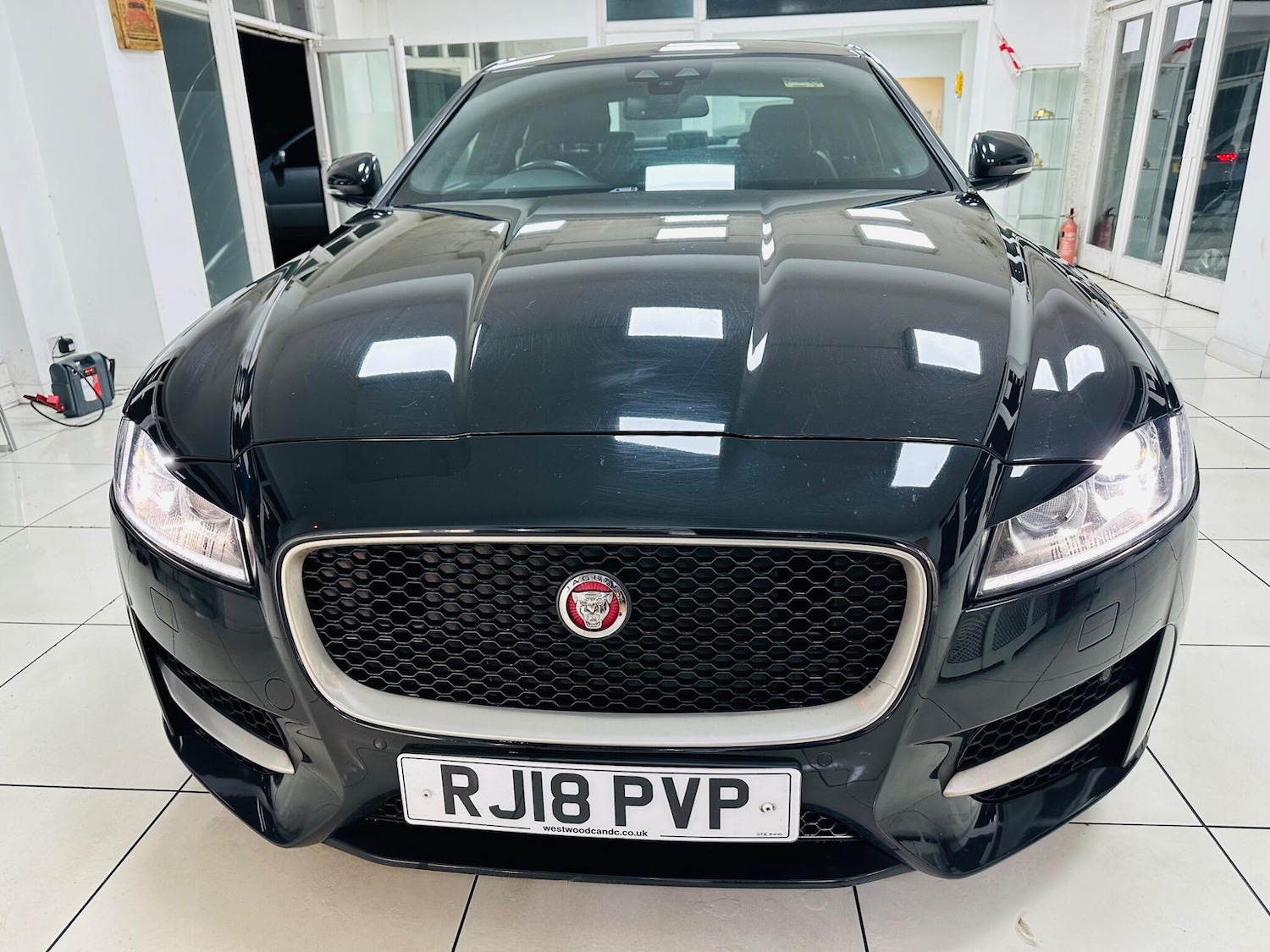Used Jaguar XF 2018 for sale - 77537517: Photo 2