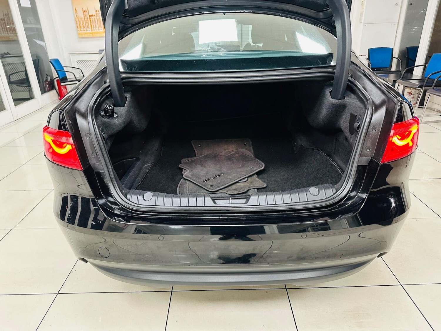 Used Jaguar XF 2018 for sale - 77537517: Photo 6