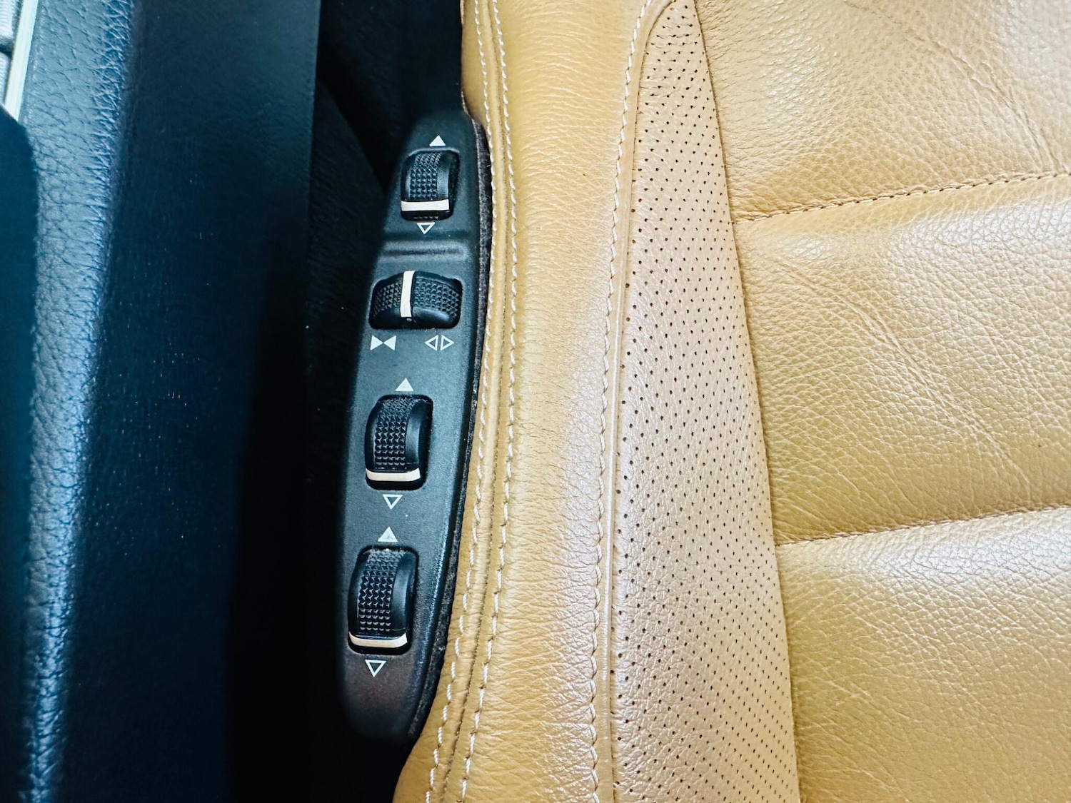 Used Mercedes-Benz E Class for sale - 77683317: Photo 18