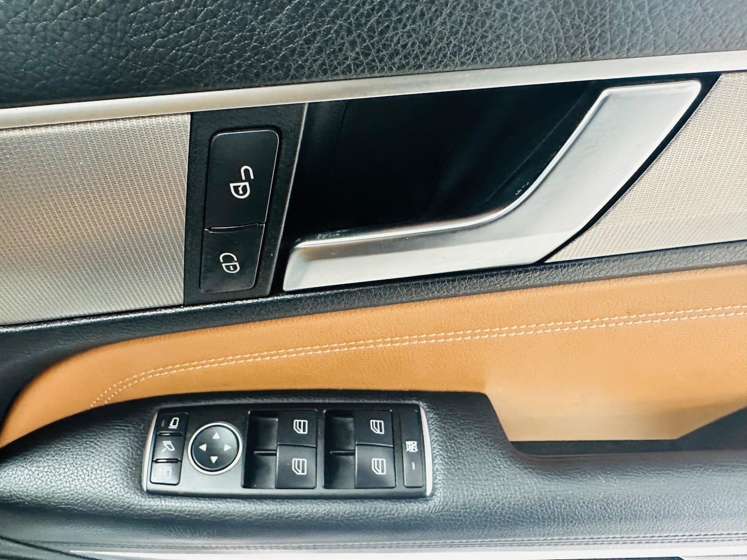 Used Mercedes-Benz E Class for sale - 77683317: Photo 20