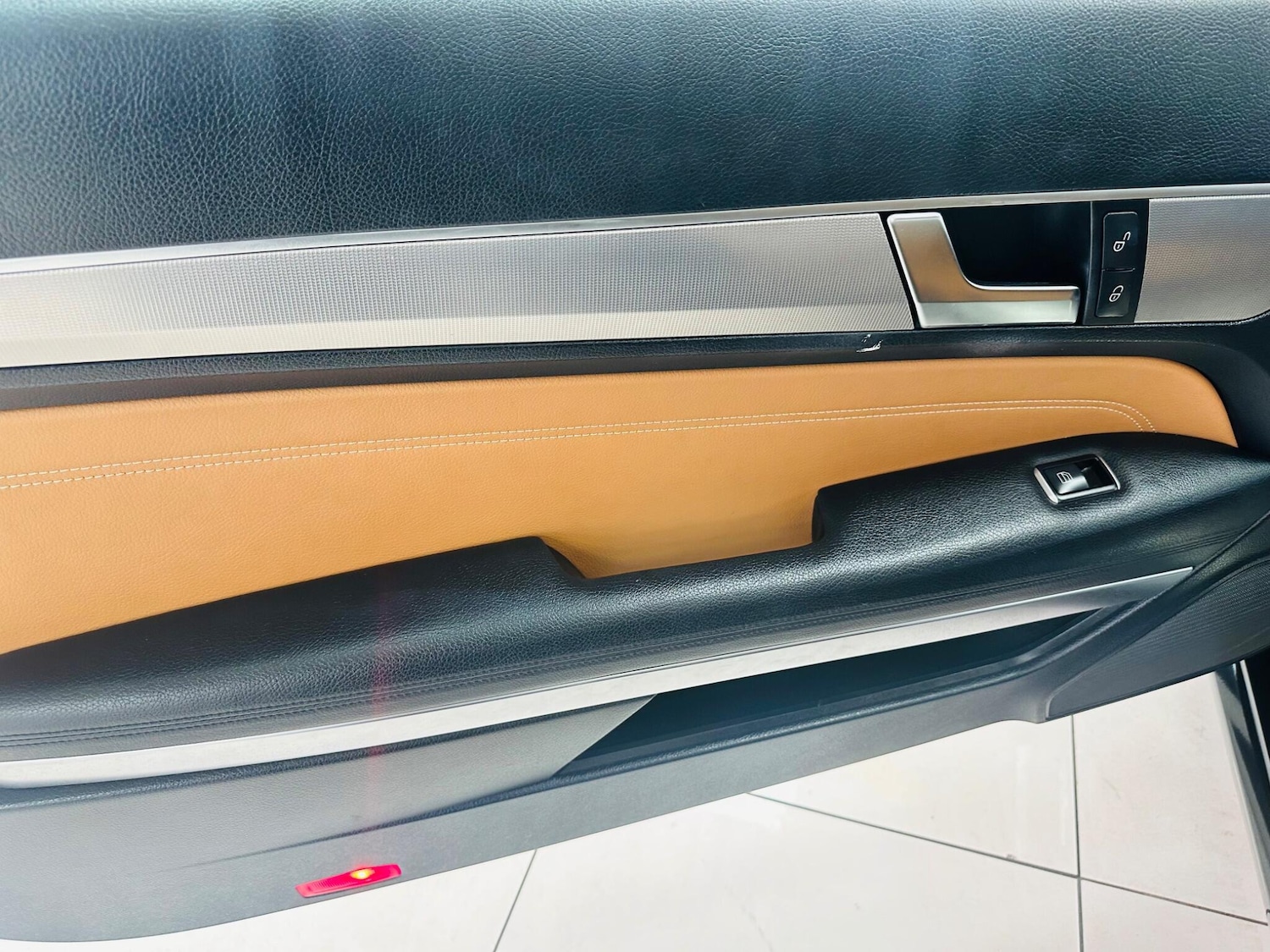 Used Mercedes-Benz E Class for sale - 77683317: Photo 30