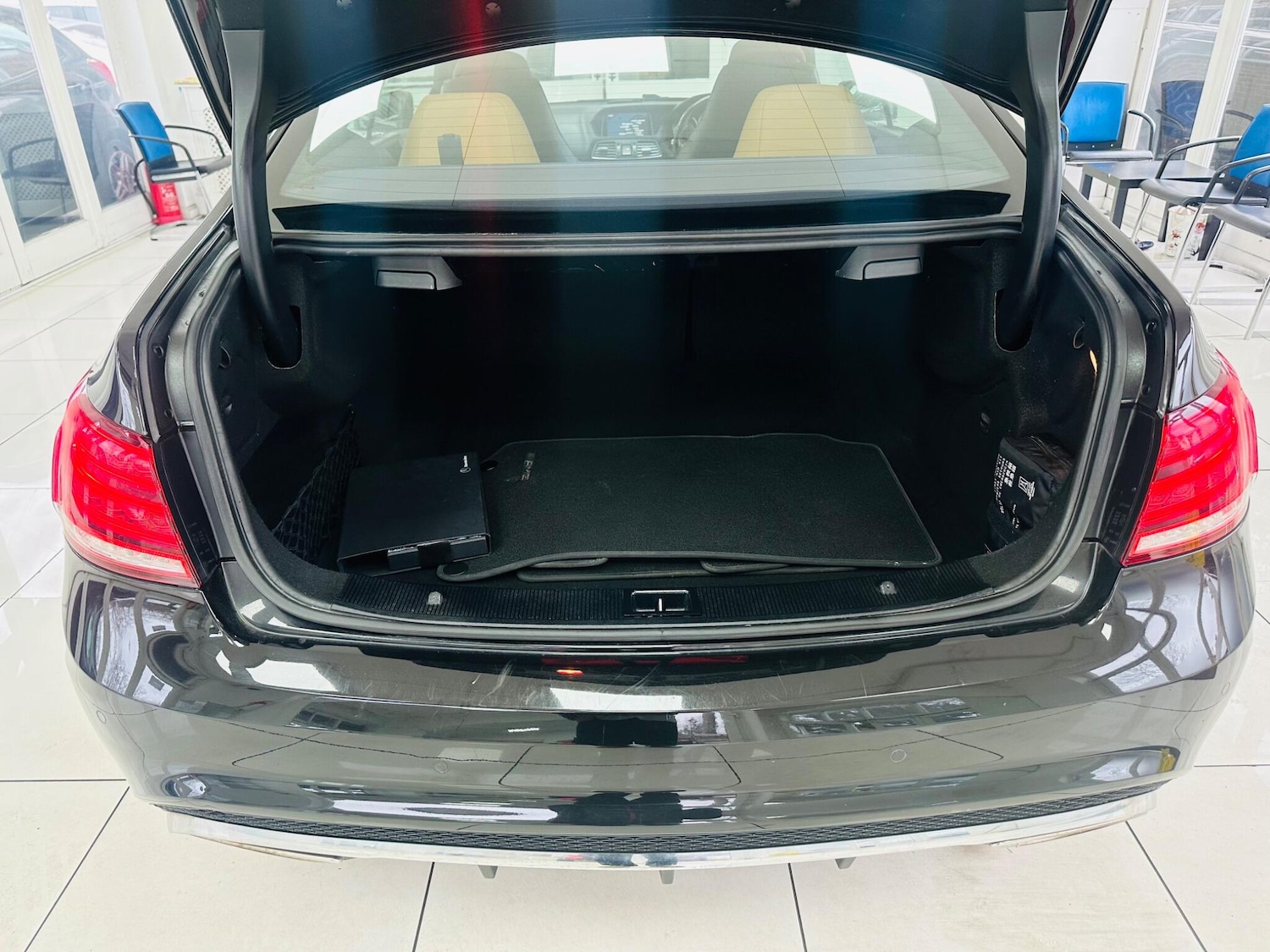 Used Mercedes-Benz E Class for sale - 77683317: Photo 42