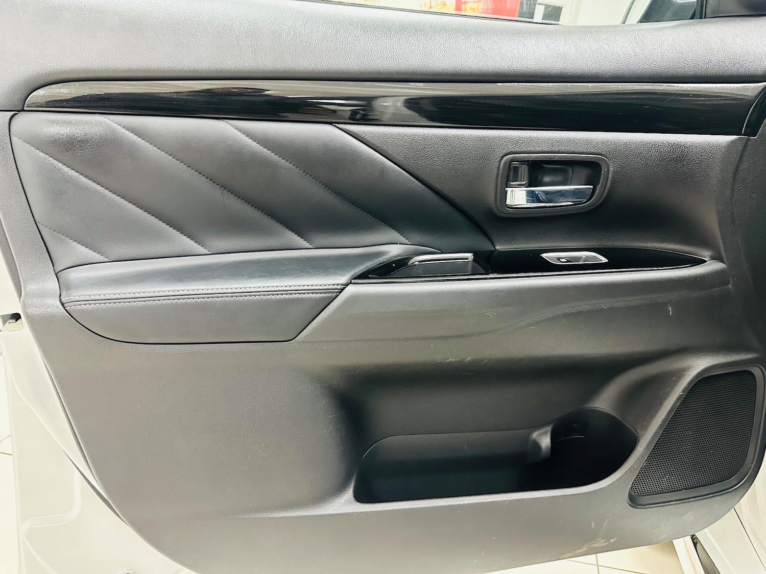 Used Mitsubishi Outlander 2017 for sale - 77109309: Photo 41