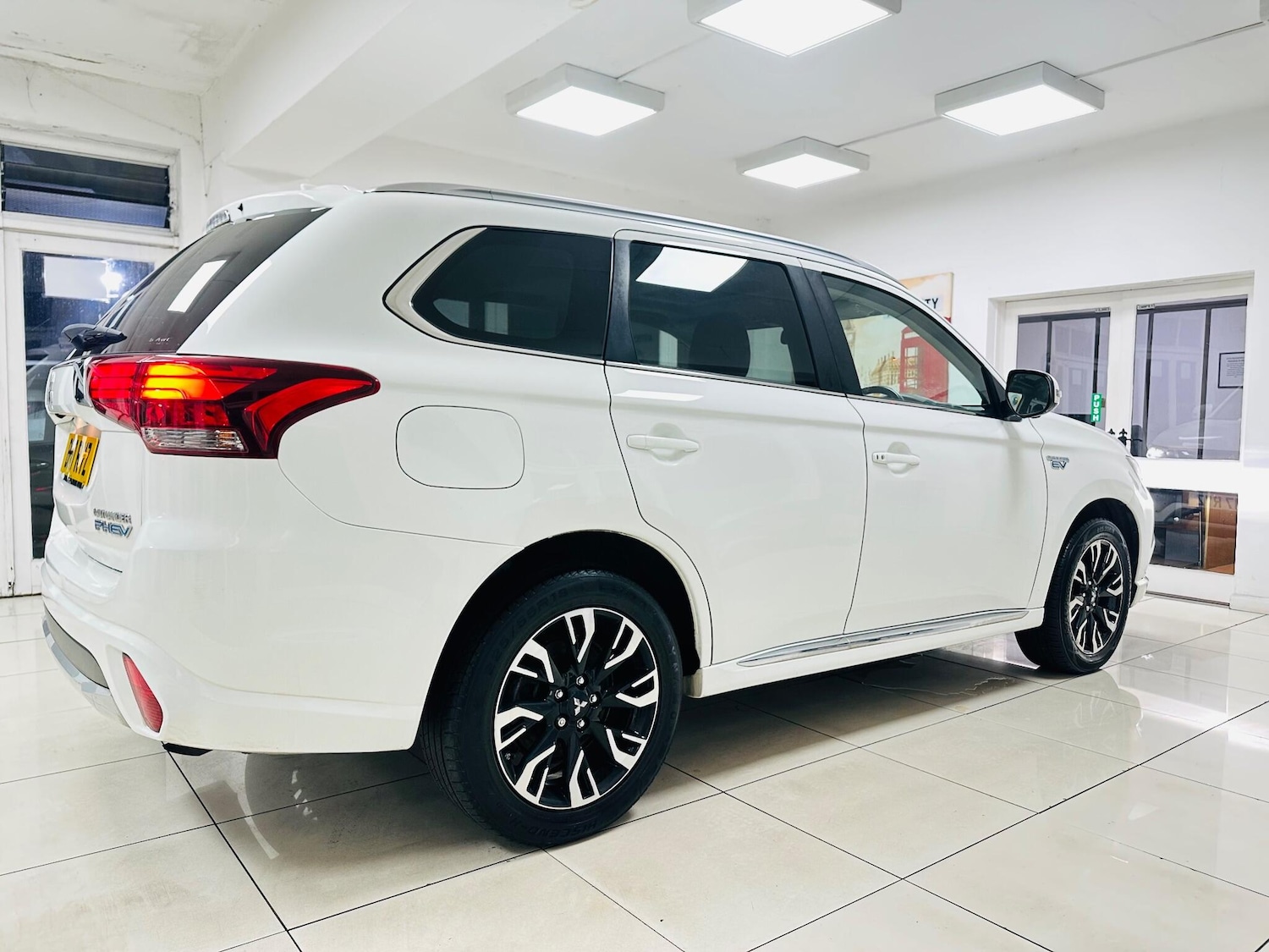Used Mitsubishi Outlander 2017 for sale - 77109309: Photo 9
