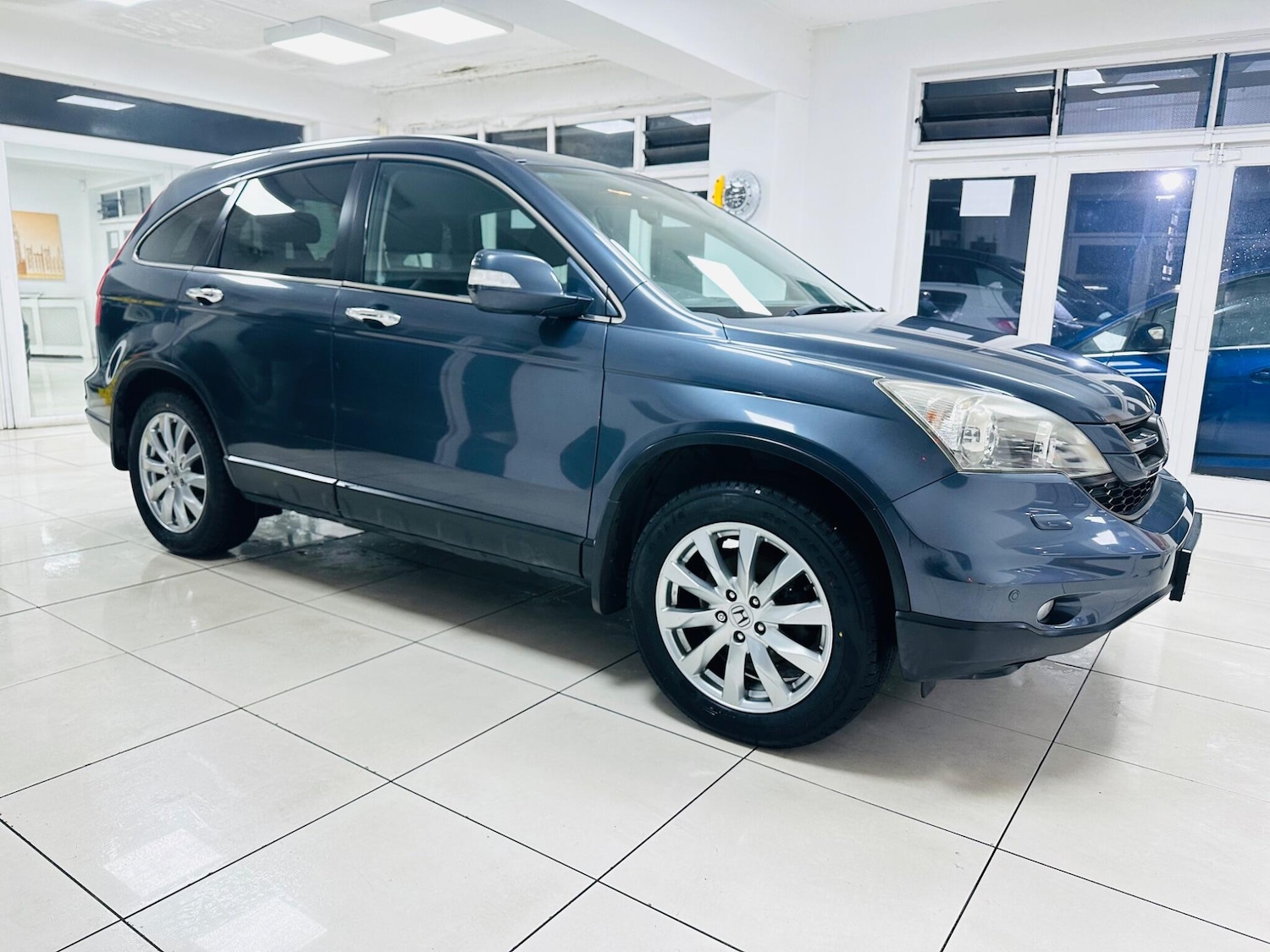 Used Honda CR-V 2010 for sale - 76865895: Photo 2