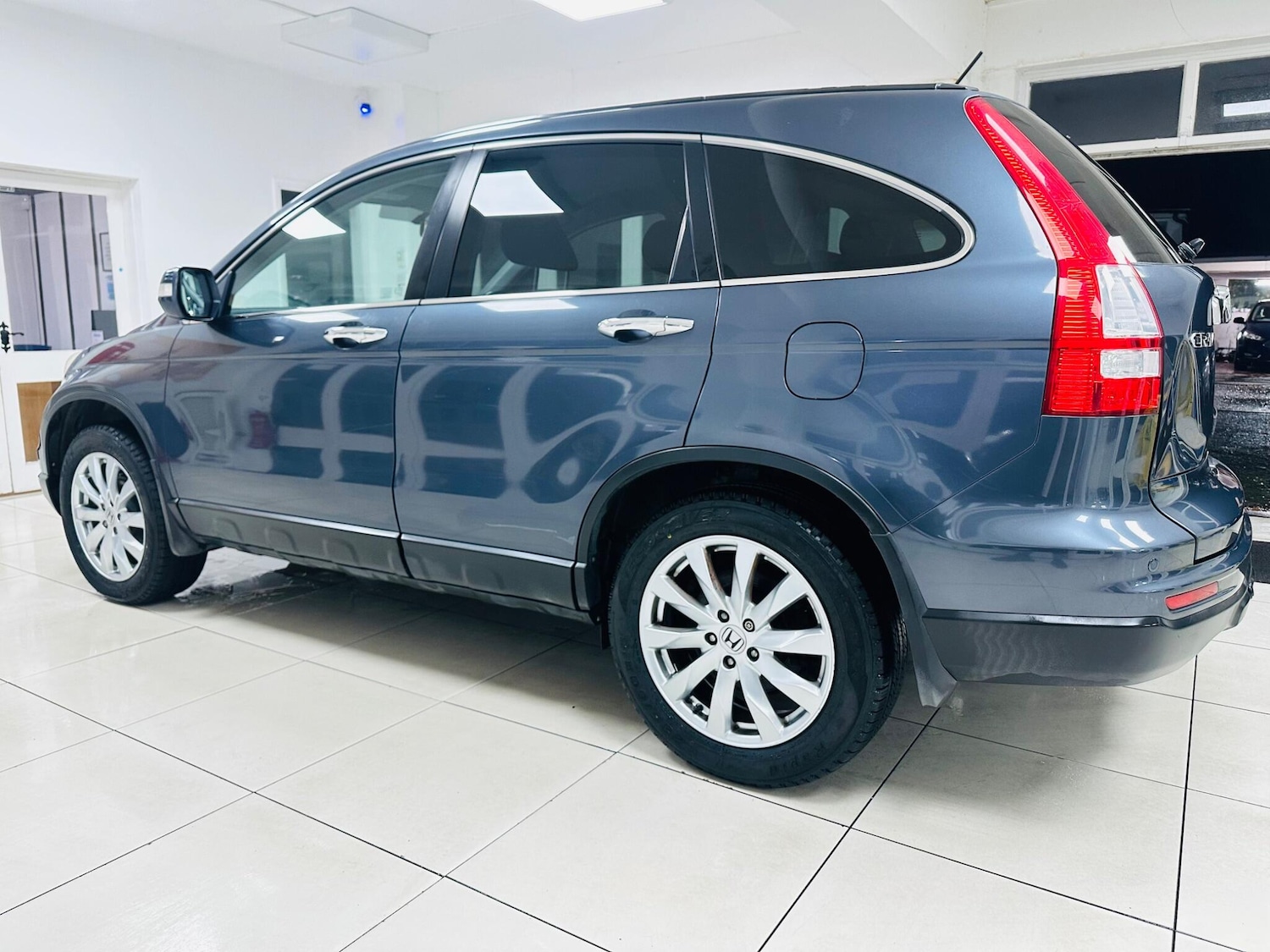 Used Honda CR-V 2010 for sale - 76865895: Photo 5