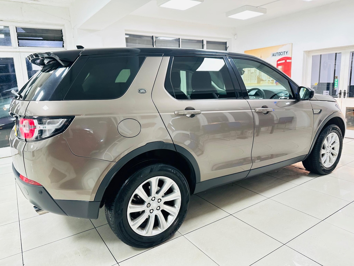 Used Land Rover Discovery Sport 2016 for sale - 76975607: Photo 16