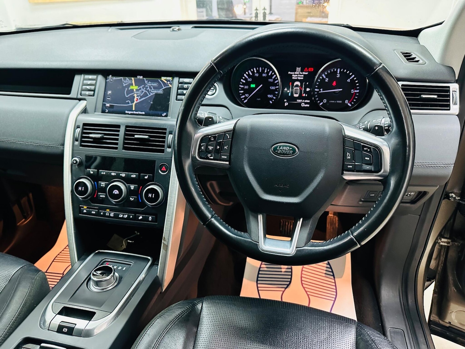 Used Land Rover Discovery Sport 2016 for sale - 76975607: Photo 17