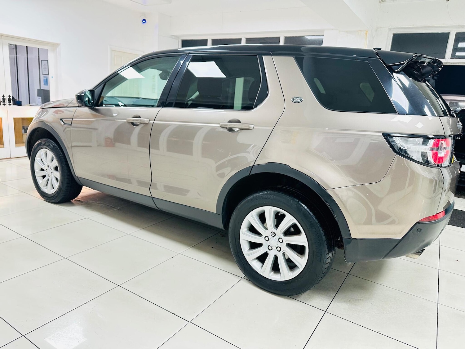 Used Land Rover Discovery Sport 2016 for sale - 76975607: Photo 22