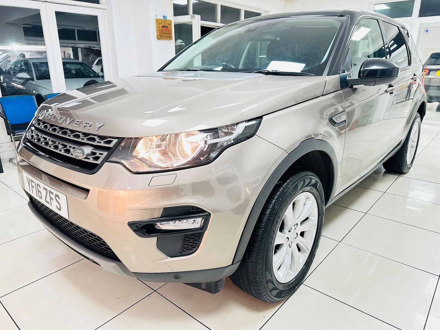 Used Land Rover Discovery Sport 2016 for sale - 76975607: Photo 5
