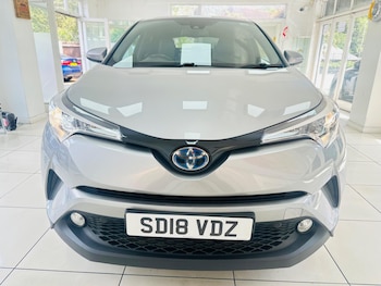 Used Toyota C-HR 2018 for sale - 79401116: Photo