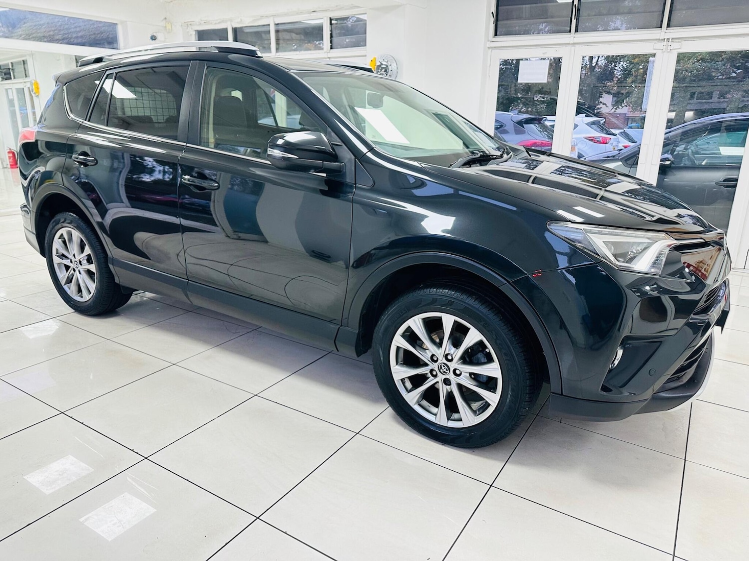 Used Toyota RAV4 2016 for sale - 76349888: Photo 14
