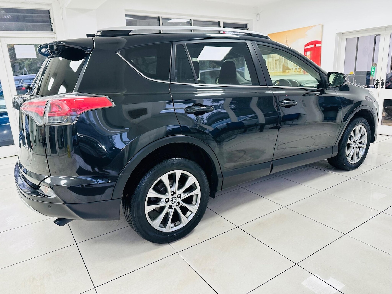 Used Toyota RAV4 2016 for sale - 76349888: Photo 17