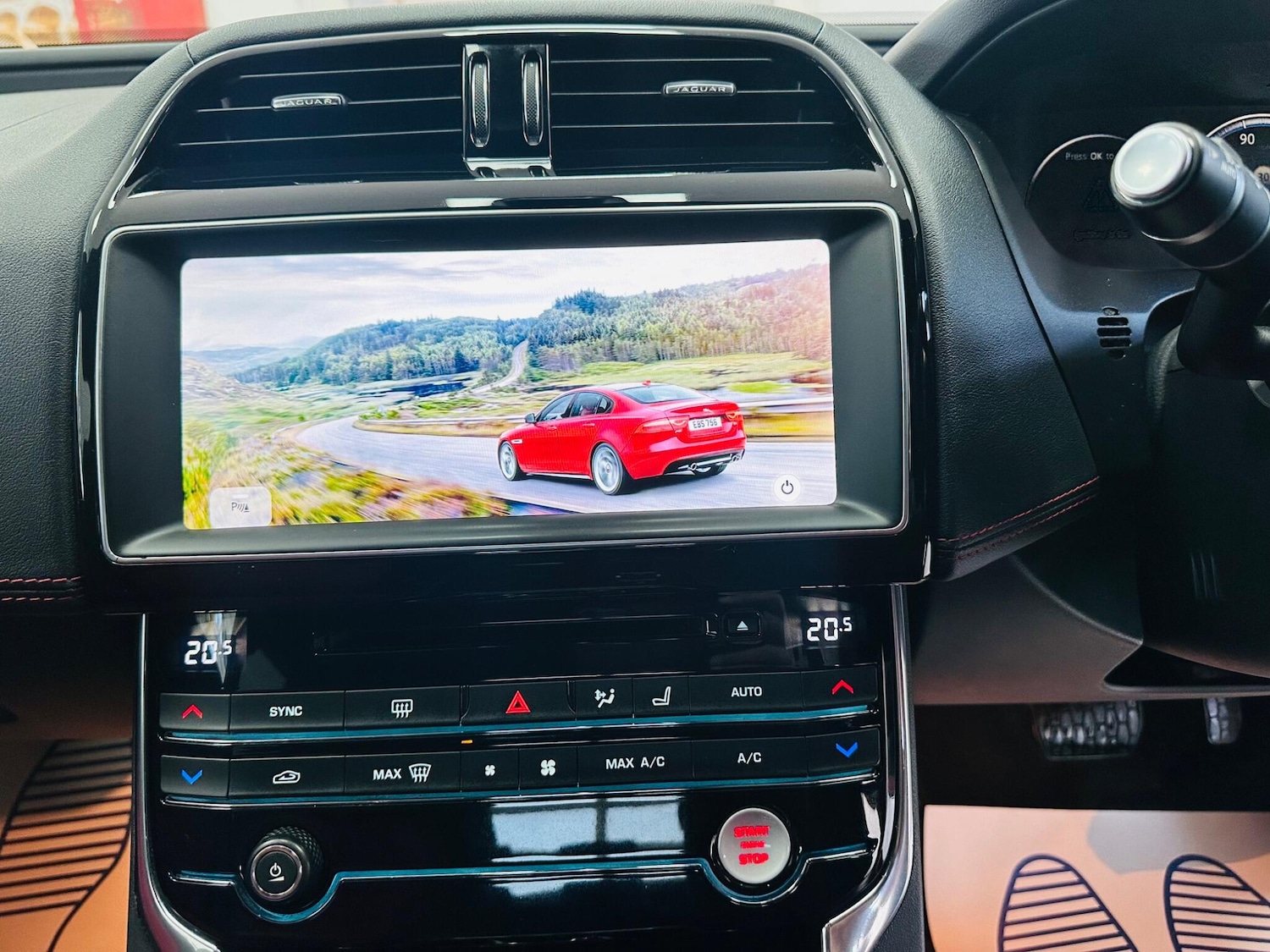 Used Jaguar XE 2017 for sale - 77957937: Photo 11