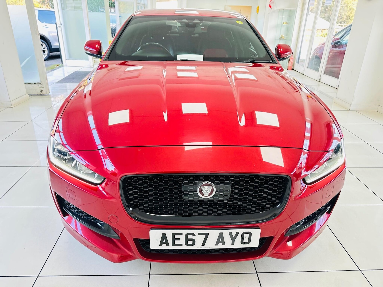 Used Jaguar XE 2017 for sale - 77957937: Photo 2
