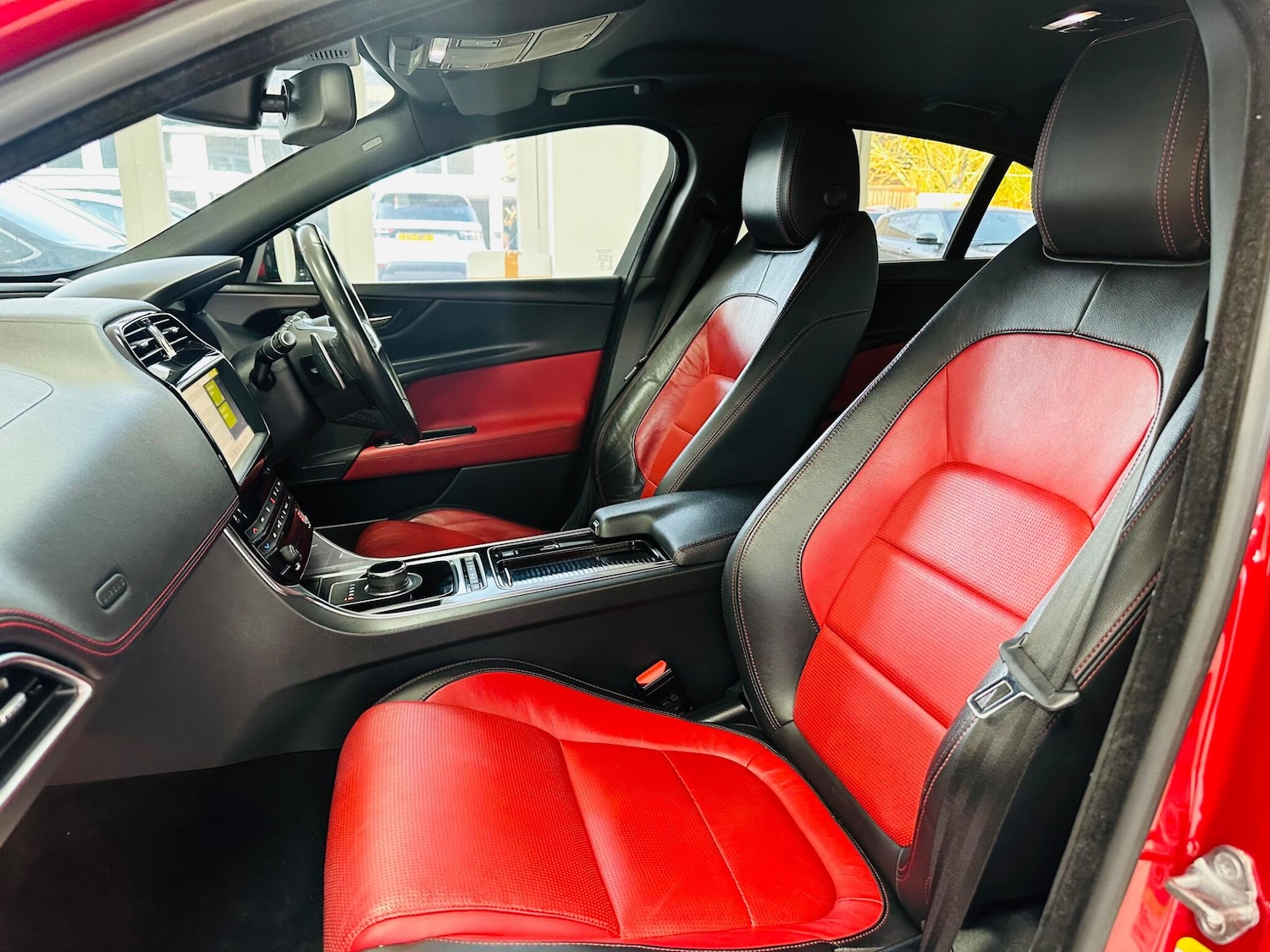 Used Jaguar XE 2017 for sale - 77957937: Photo 31