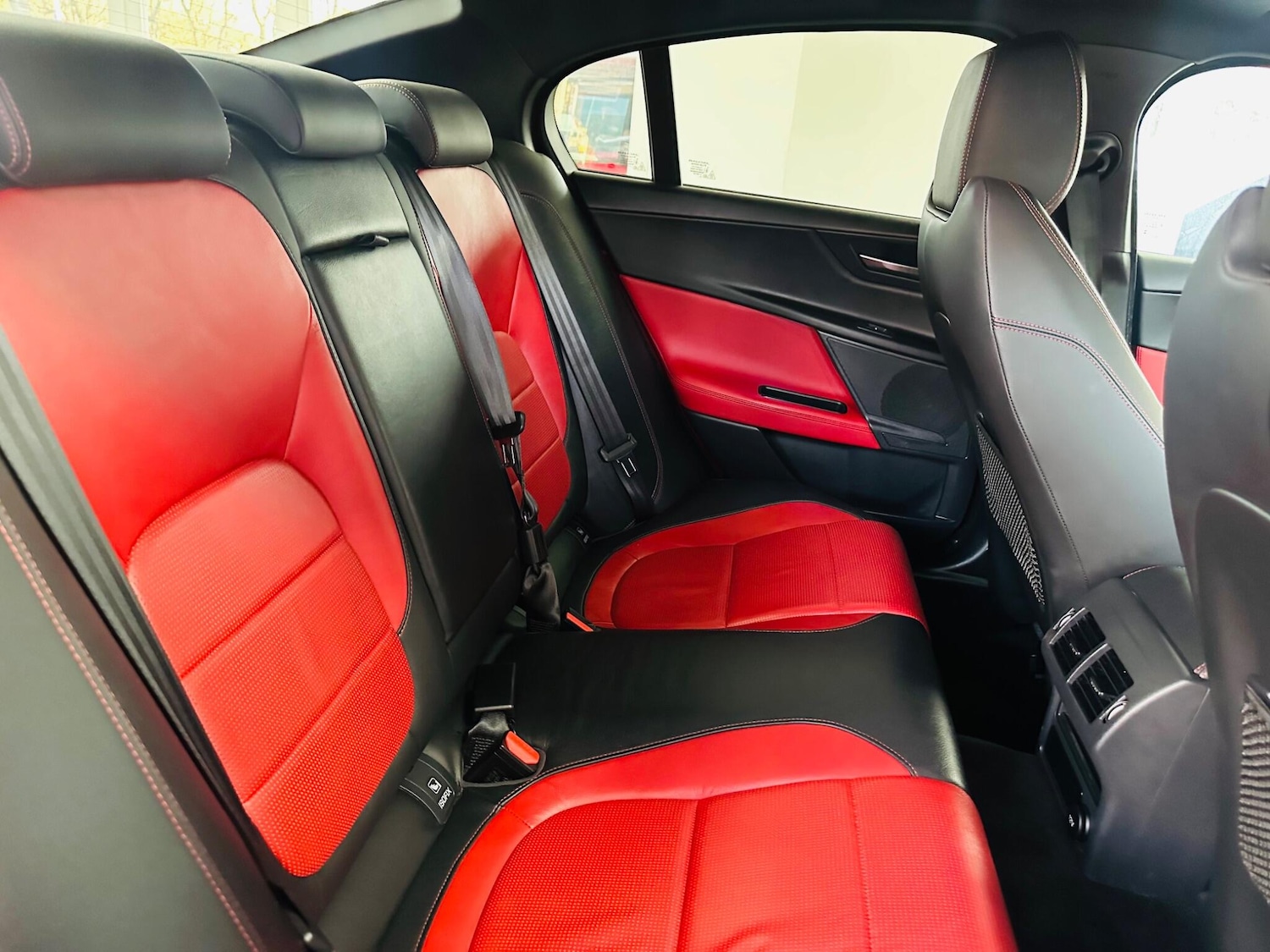 Used Jaguar XE 2017 for sale - 77957937: Photo 32