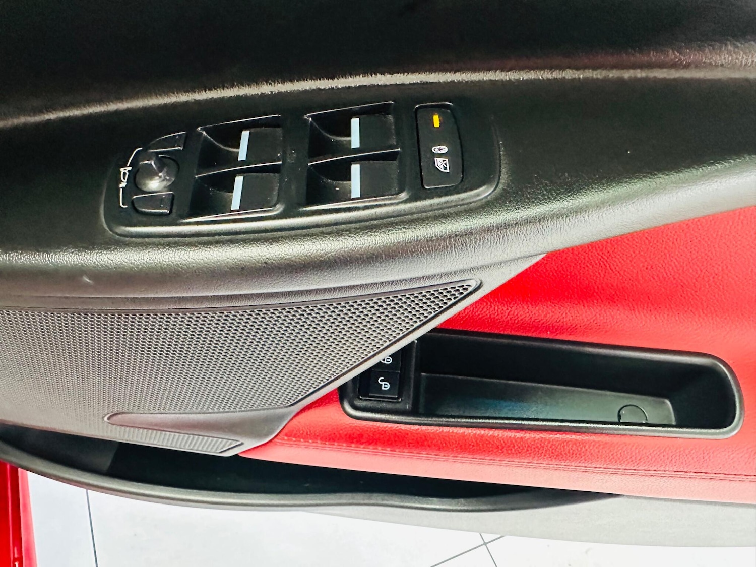 Used Jaguar XE 2017 for sale - 77957937: Photo 34