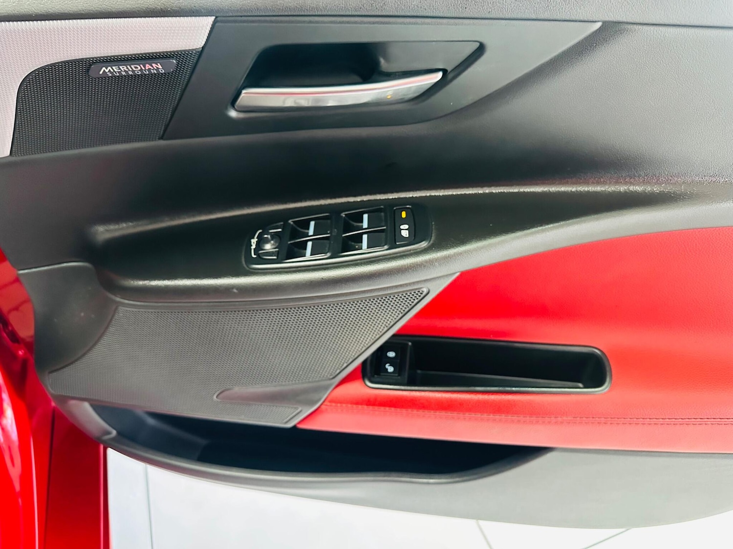 Used Jaguar XE 2017 for sale - 77957937: Photo 38