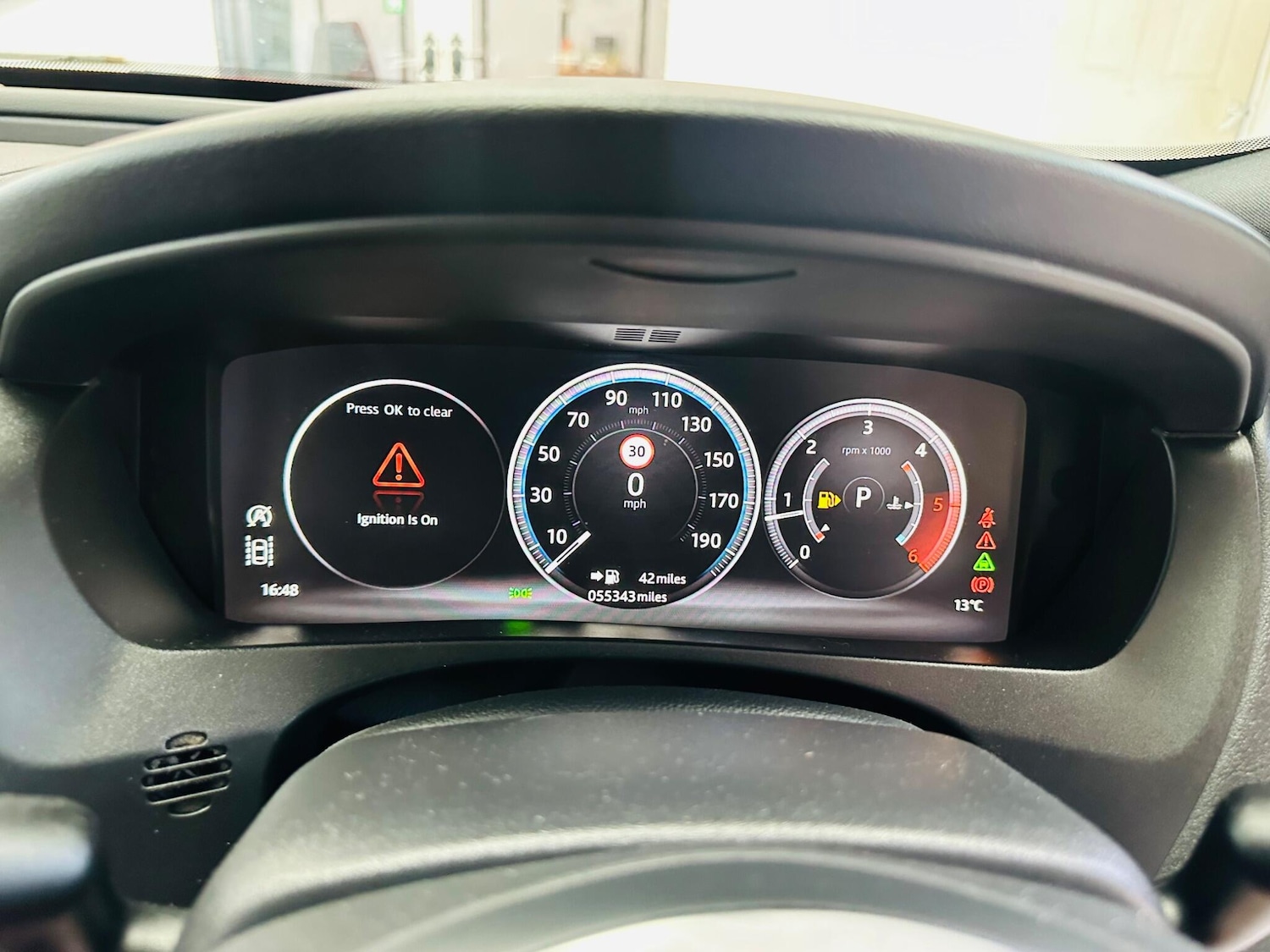 Used Jaguar XE 2017 for sale - 77957937: Photo 4