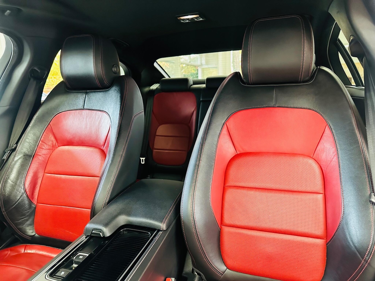 Used Jaguar XE 2017 for sale - 77957937: Photo 8