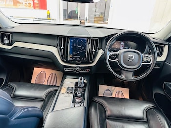 Used Volvo XC60 2018 for sale - 78898581: Photo
