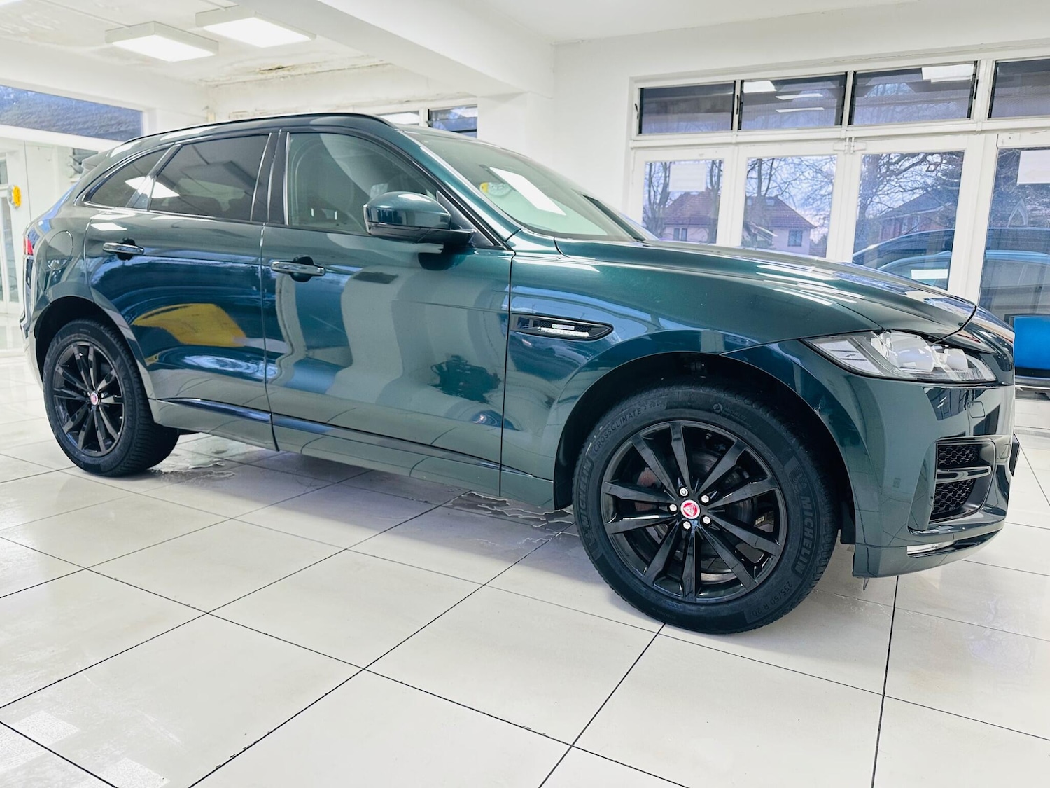 Used Jaguar F-Pace 2018 for sale - 77478849: Photo 2