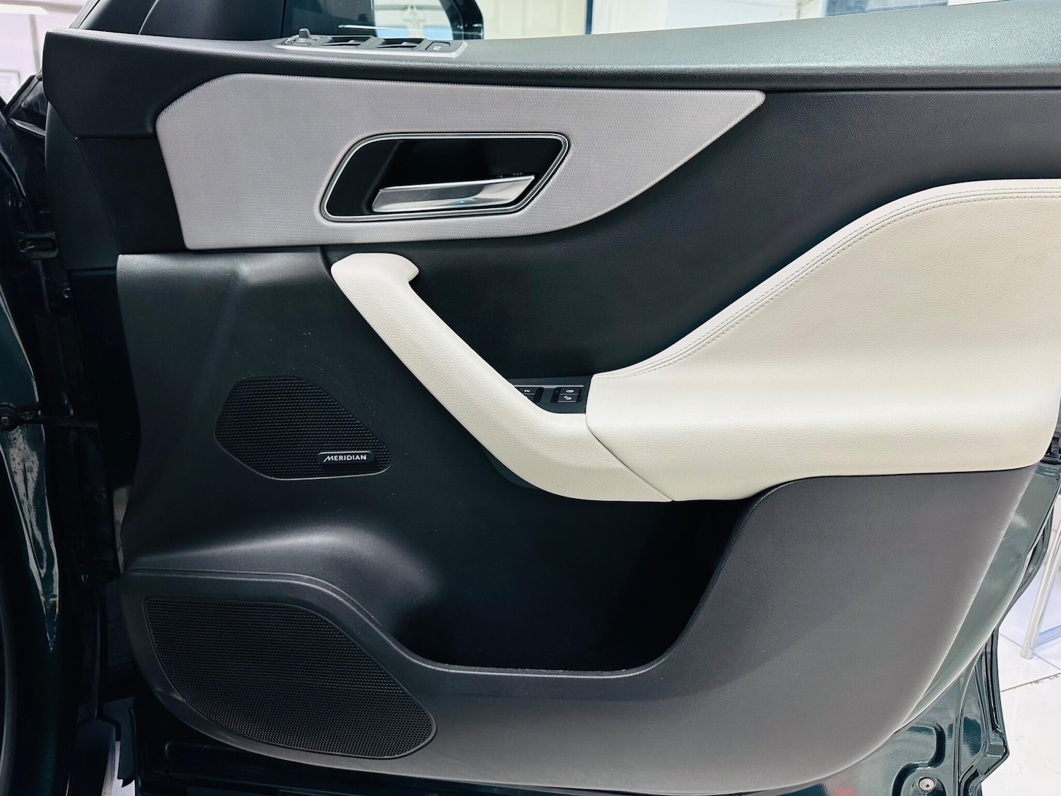 Used Jaguar F-Pace 2018 for sale - 77478849: Photo 23