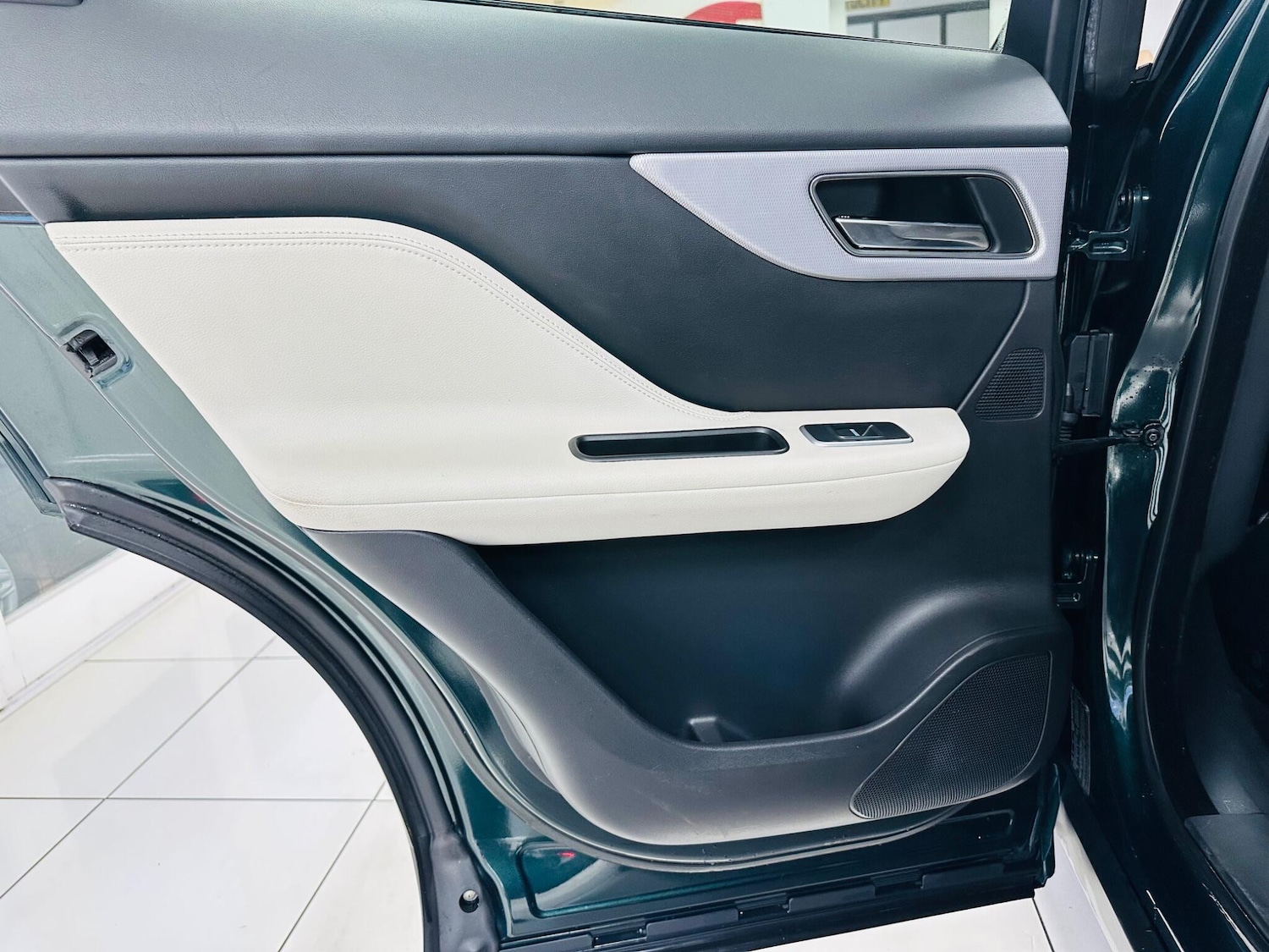 Used Jaguar F-Pace 2018 for sale - 77478849: Photo 38