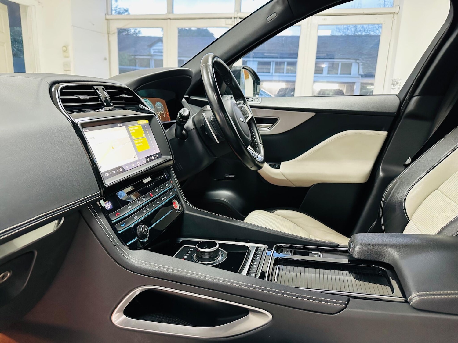 Used Jaguar F-Pace 2018 for sale - 77478849: Photo 45