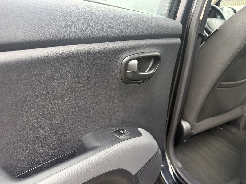 Used Hyundai i10 for sale - 77490699: Photo 32