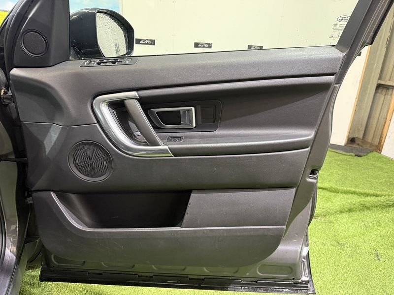 Used Land Rover Discovery Sport 2016 for sale - 77258886: Photo 24