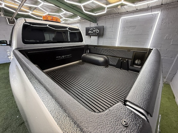 Used Toyota Hilux 2018 for sale - 76193920: Photo 11