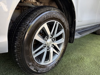 Used Toyota Hilux 2018 for sale - 76193920: Photo 2