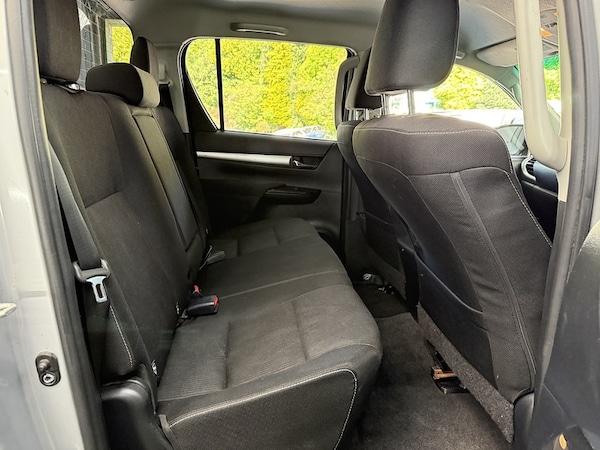Used Toyota Hilux 2018 for sale - 76193920: Photo 35