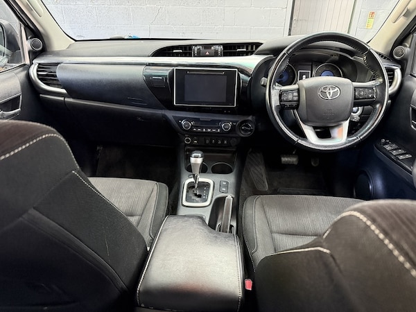 Used Toyota Hilux 2018 for sale - 76193920: Photo 38