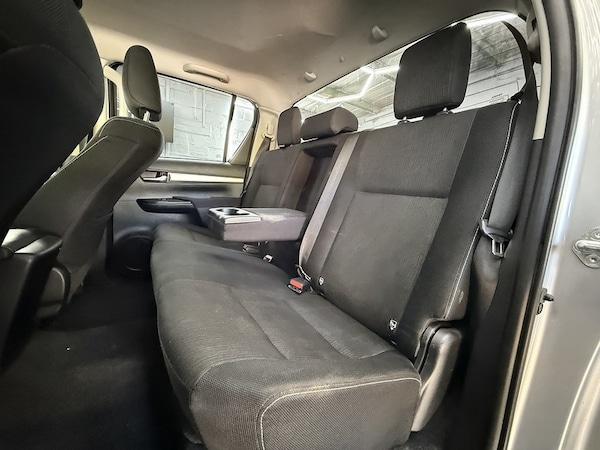 Used Toyota Hilux 2018 for sale - 76193920: Photo 39