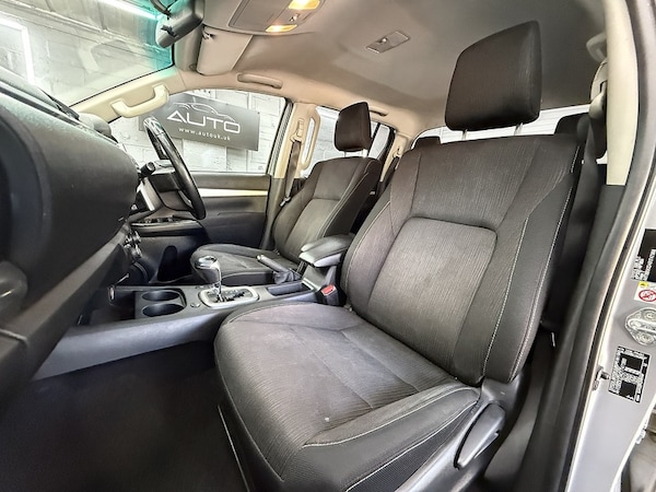 Used Toyota Hilux 2018 for sale - 76193920: Photo 46