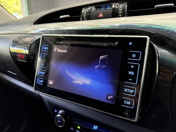 Used Toyota Hilux 2018 for sale - 76193920: Photo 50