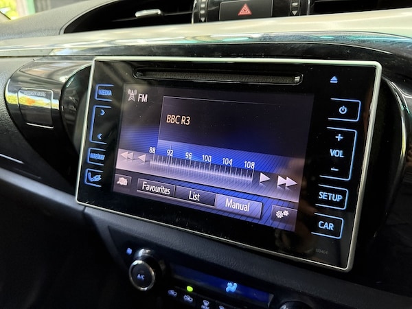 Used Toyota Hilux 2018 for sale - 76193920: Photo 51