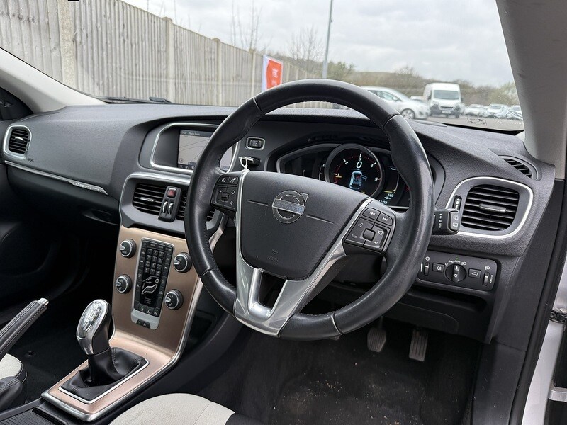 Used Volvo V40 2013 for sale - 78097566: Photo 17