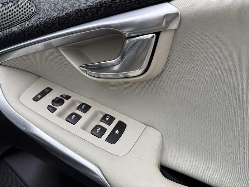 Used Volvo V40 2013 for sale - 78097566: Photo 18