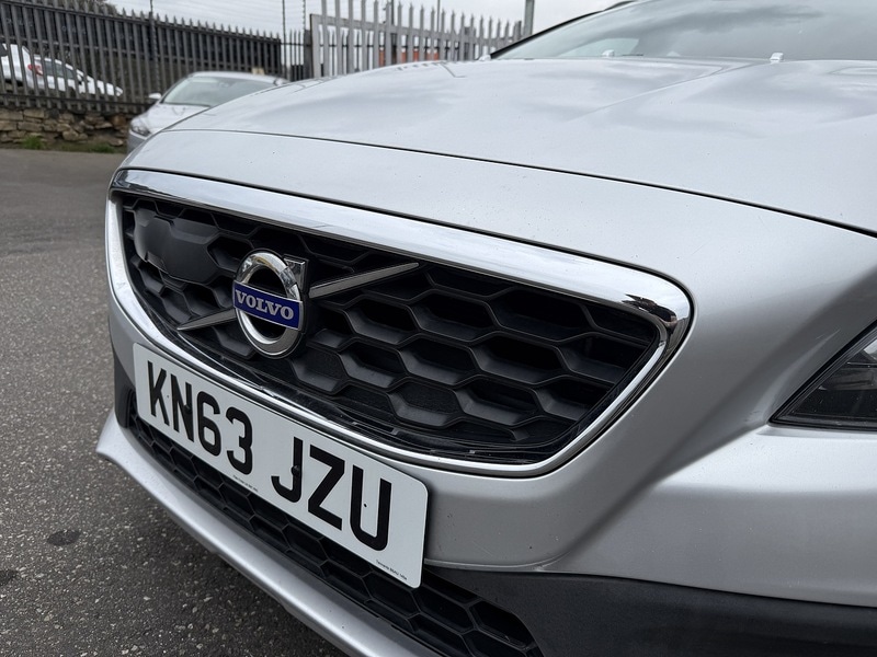 Used Volvo V40 2013 for sale - 78097566: Photo 2