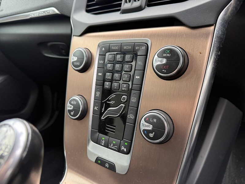 Used Volvo V40 2013 for sale - 78097566: Photo 25