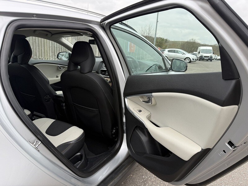 Used Volvo V40 2013 for sale - 78097566: Photo 29